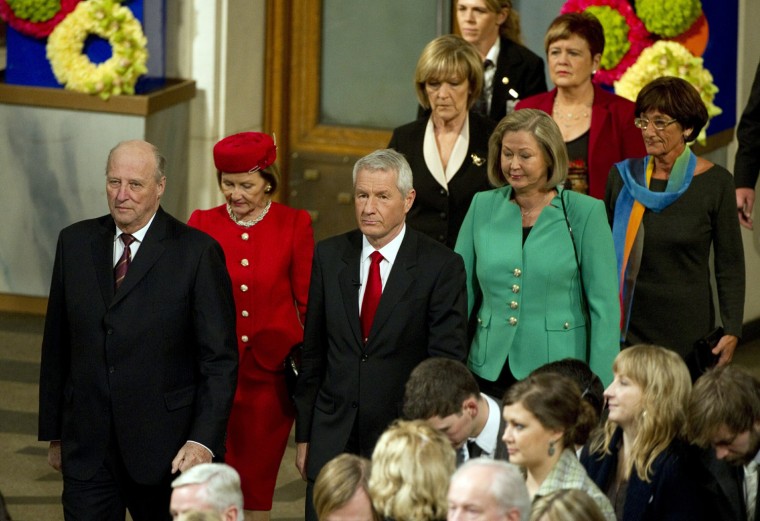 Image: King Harald V (L) and Queen Sonja (2ndL)