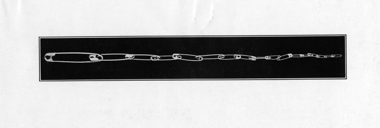 NMAH Archives Center
Chevalier Jackson Papers
0023
Box 3
Folder 3
Print of a safty pin chain