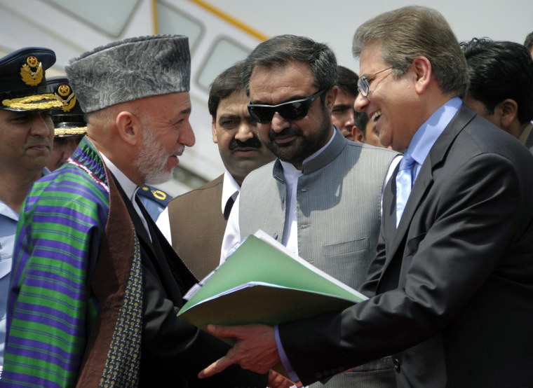 Image: Afghan President Karzai visits Islamabad