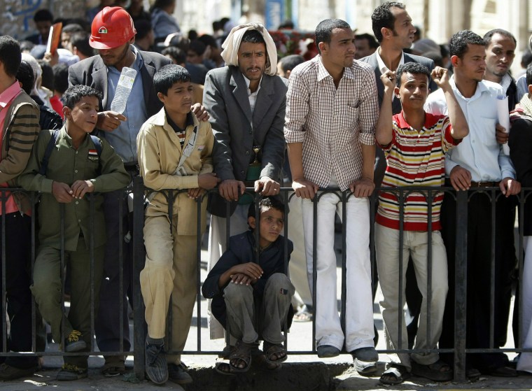 Image: Yemeni anti-government protesters take p