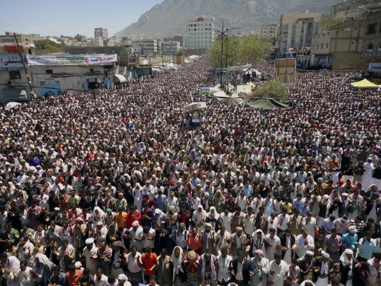 Image: Anti-government protesters attend a rally in Taiz