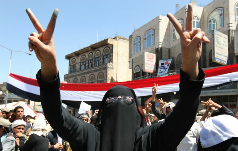 Image: Yemenis anti-government protesters demon