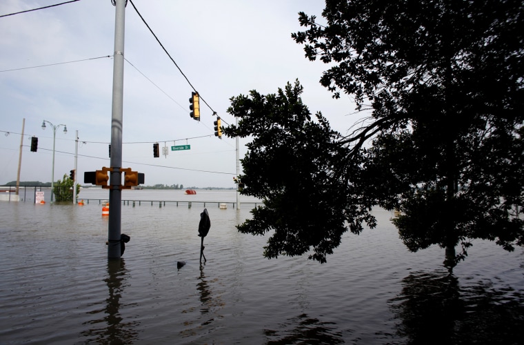 Image: Floodwaters rise at the end of Beale Street in Memphis, Tennessee