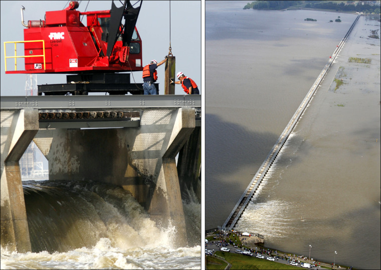 Image: Workers remove spillway barriers in Norco, La.