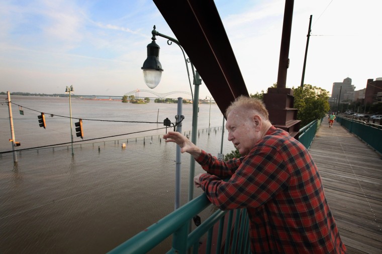 Image: Ohio And Mississippi Rivers Cause Severe Flooding
