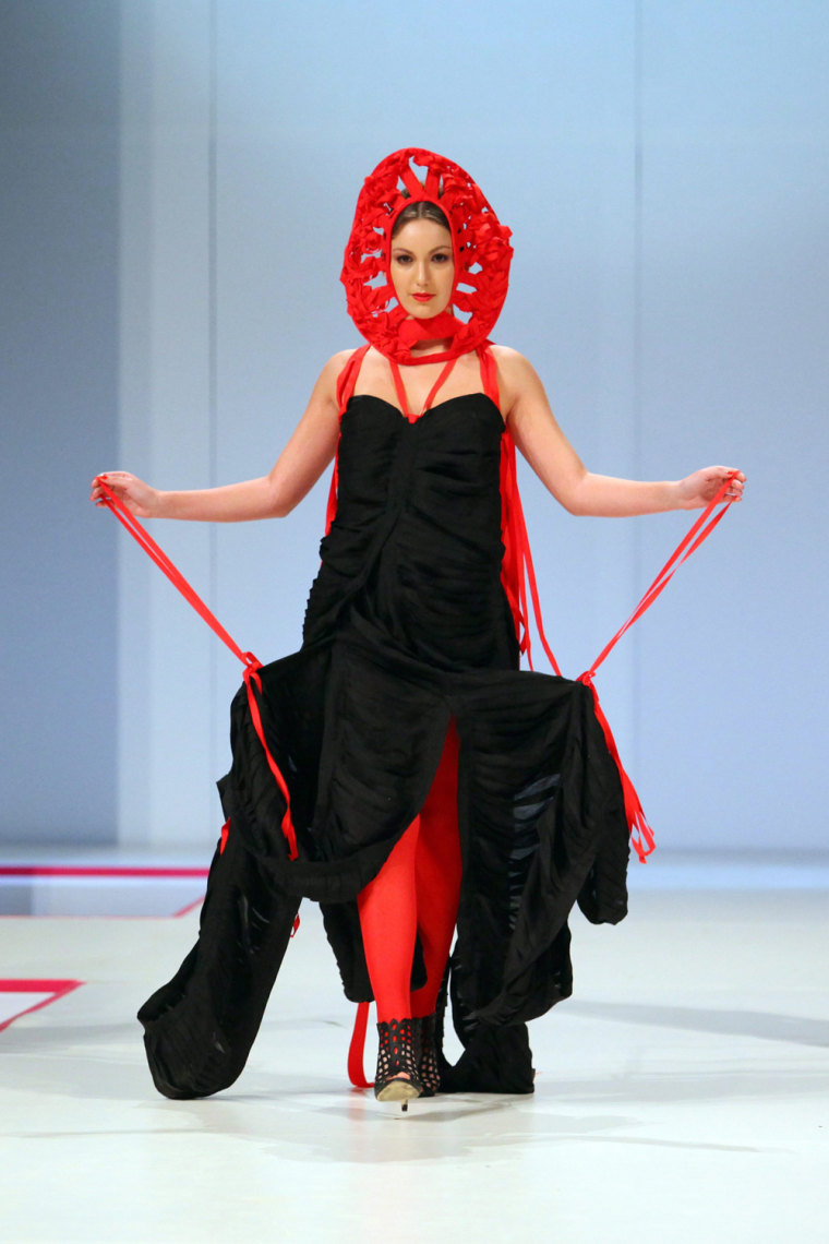 Image: Fashion Show - Button Again! Hungarian is in fashion