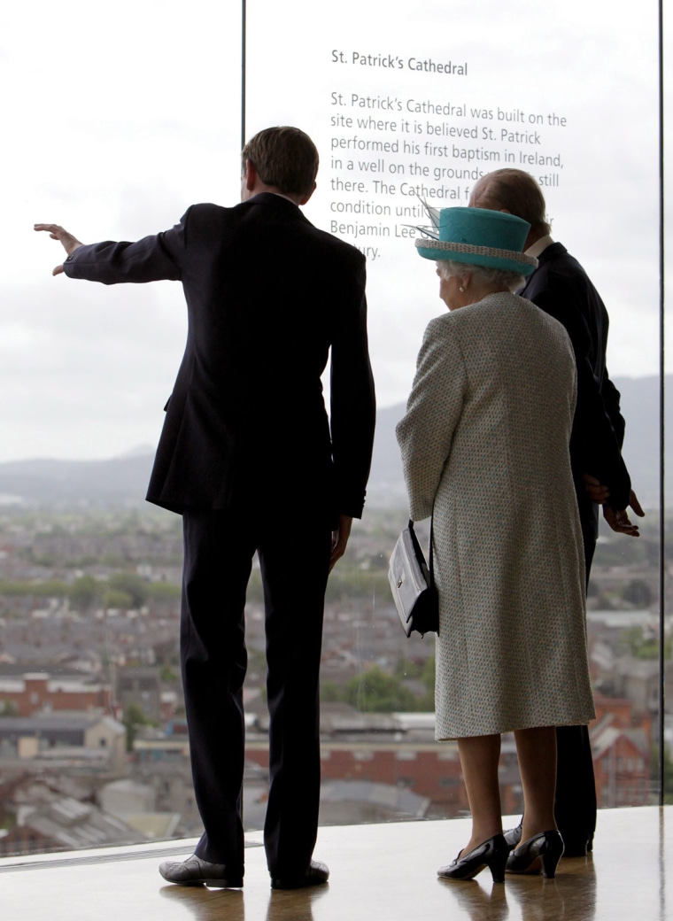 Image: Queen Elizabeth II on visit to Ireland