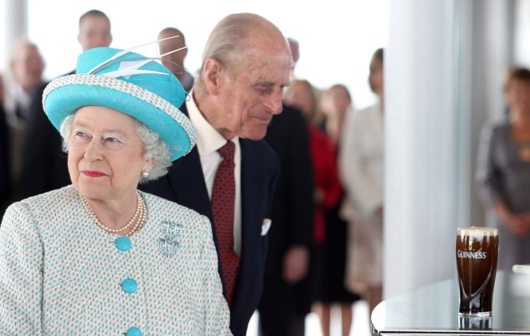 Image: Queen Elizabeth II on visit to Ireland