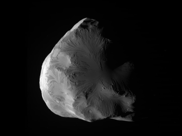 Image: Cassini Captures Ice Queen Helene