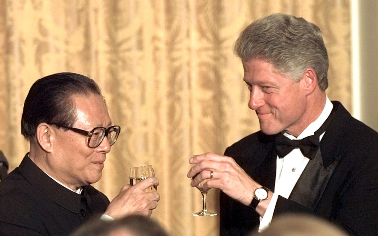 Chinese President Jiang Zemin and US President Bil