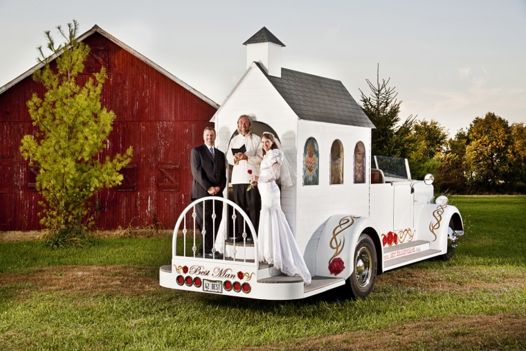 Fastest Wedding Chapel
Guinness World Records 2010
David Torrence/Guinness World Records
Pictured: Darrell Best (Minister)
Couple: Brian & Melissa Henze
Location: Shelbyville, illinois, USA