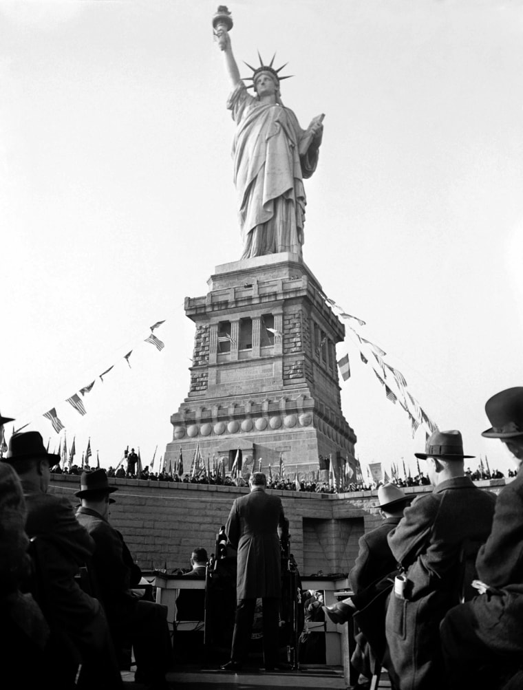 Image: Watchf Associated Press Domestic News  New York United States APHS59638 FDR STATUE OF LIBERTY