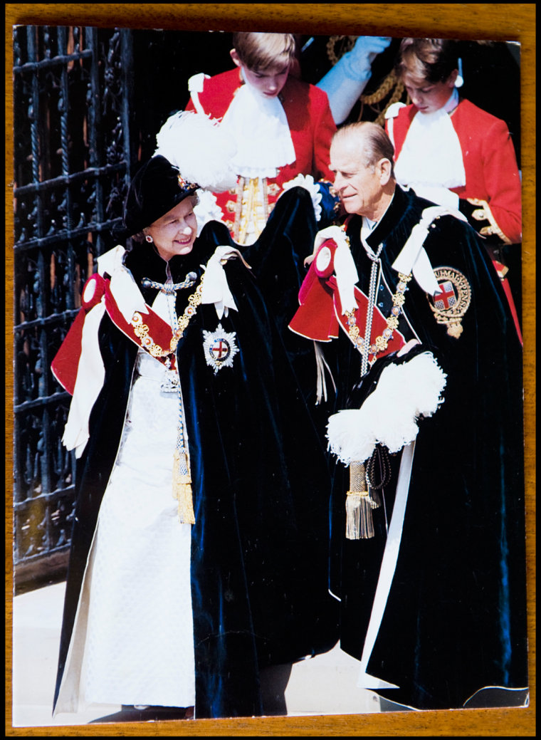BNPS.co.uk (01202 558833)
Pic: Phil Yeomans/BNPS

Xmas card sent by the Queen and Prince Philip in 1991.

A Royal Xmas cards sent to a member of staff and hand signed by the Queen and Prince Philip is being auctioned by Dukes of Dorchester.
