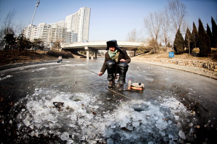 Image: Ice fishing in Beijing