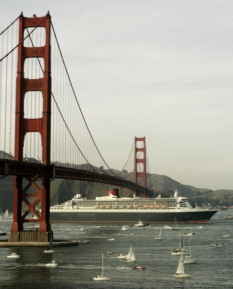 Image: Queen Mary 2 sails into San Francisco for visit