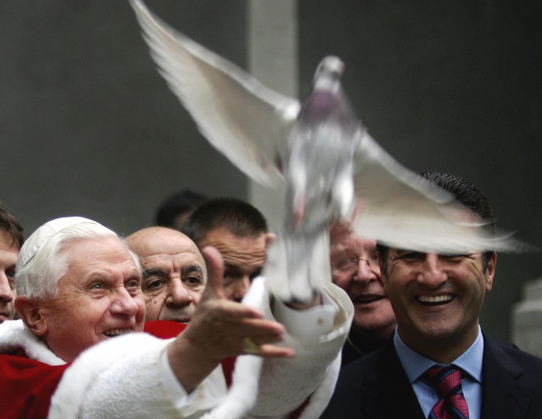 Image: Pope Benedict XVI frees a dove upon his