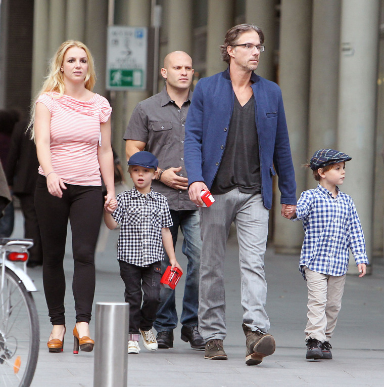 EXCLUSIVE: Exclusive : Britney Spears and Jason Trawick strolling in Paris with Jayden James and Sean Preston