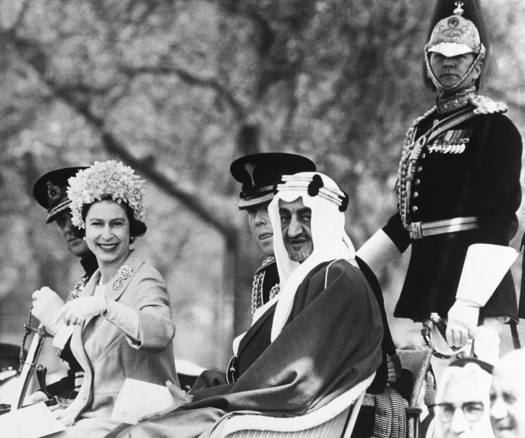 MAY 1967, UNITED KINGDOM,LONDON, THE QUEEN ELIZABETH II WITH KING FAISAL OF SAUDI ARABIA IN HYDE PARK