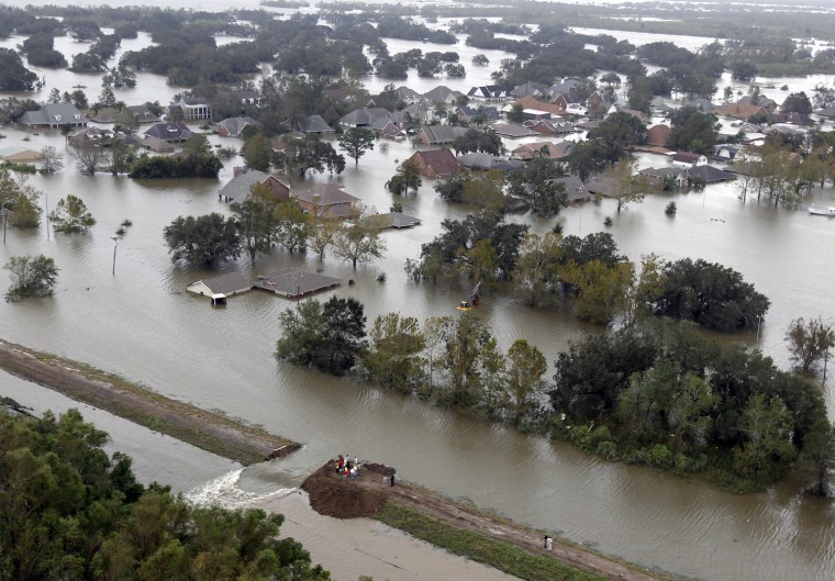 Isaac makes landfall on the US Gulf Coast