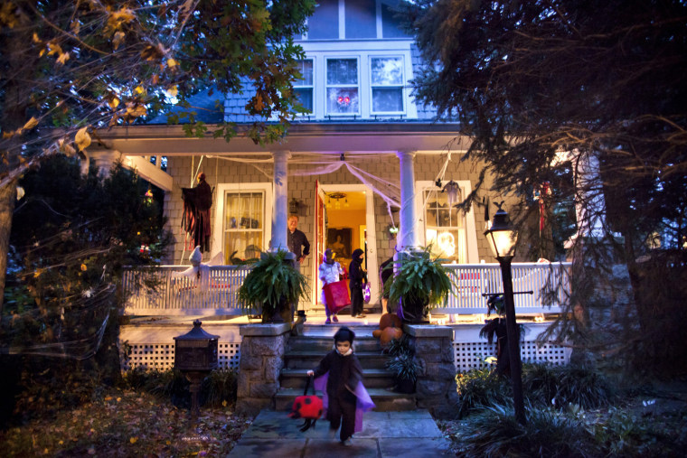 Image: Children in Washington DC Celebrate Halloween
