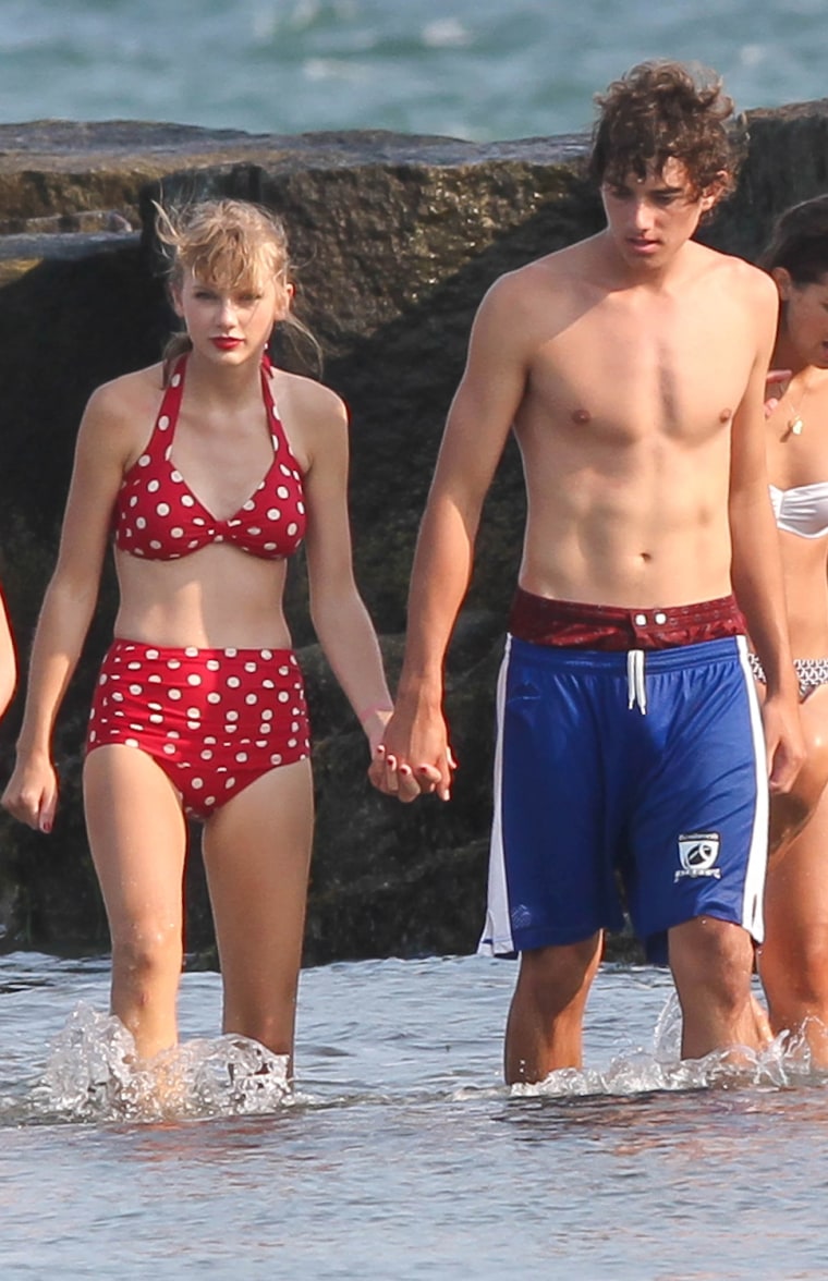Exclusive - Taylor Swift And Conor Kennedy Take A Beach Stroll