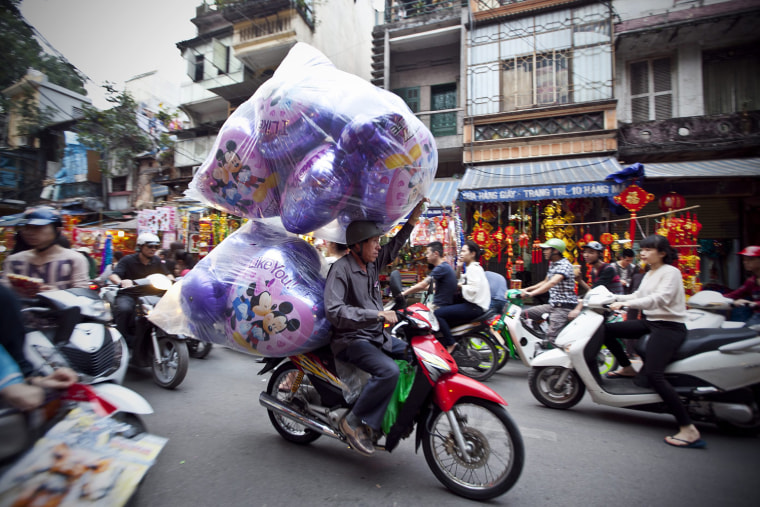 Image: Vietnam prepares for lunar new year