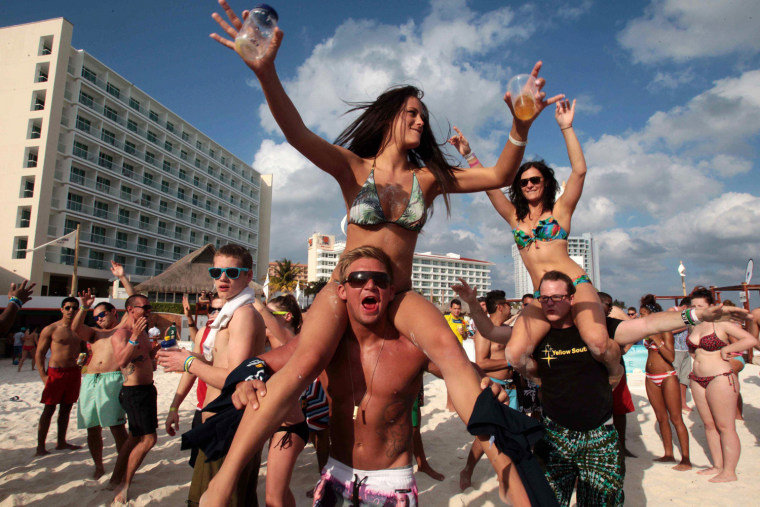 Image: Code of Conduct for spring breakers in Cancun