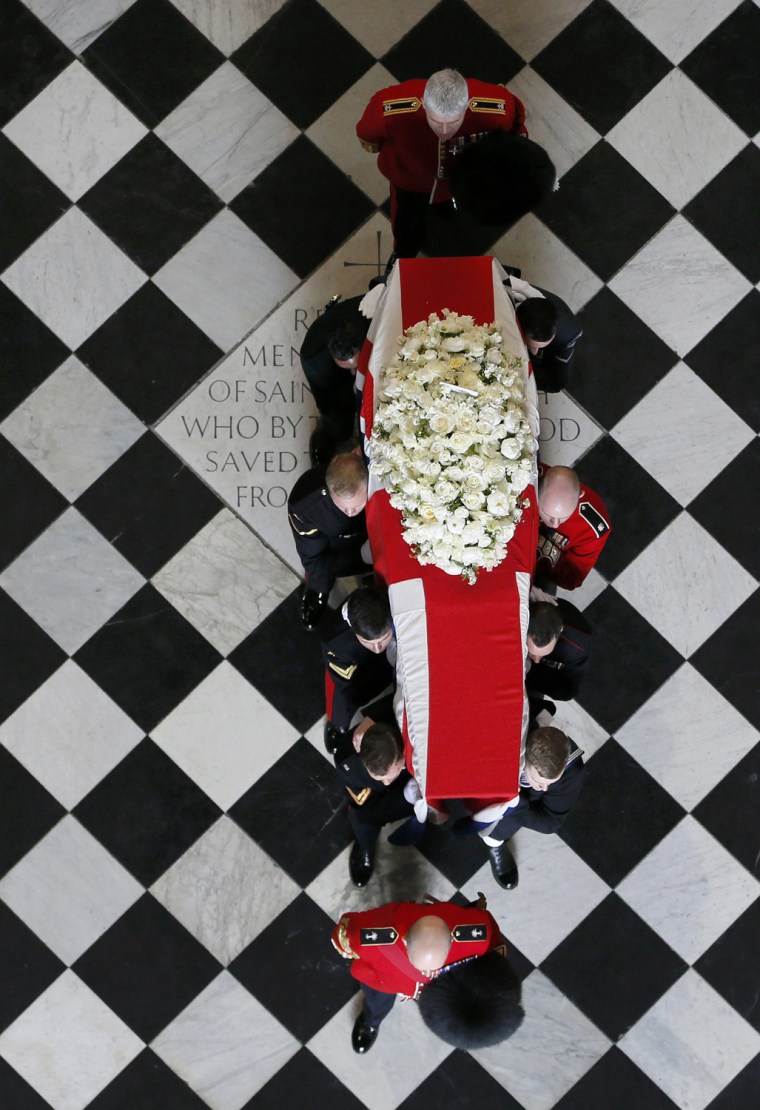 Did anyone catch Joe Chill in the funeral scene!? I noticed it in my second  watch. The guy that speaks to Bruce is Joe Chill, the man who killed the  Wayne's :, image size:760x1110