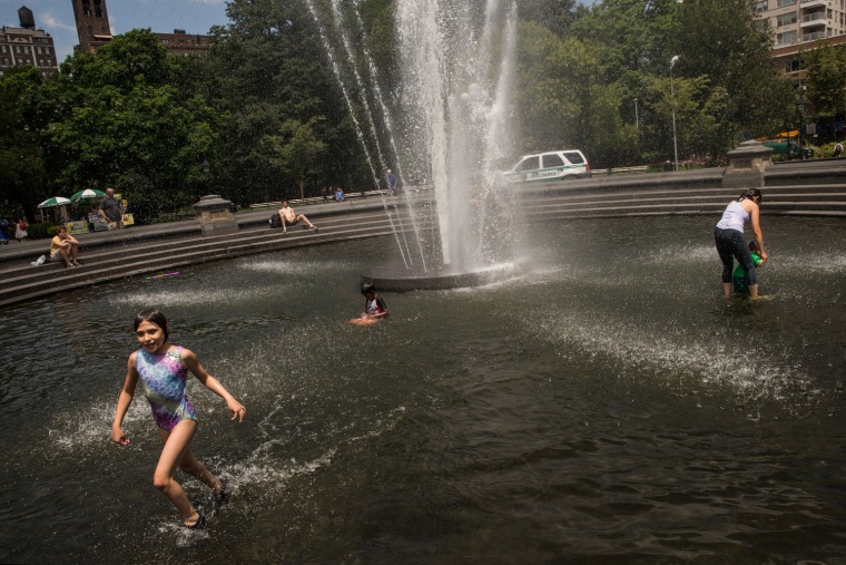 Image: Stifling Heat Wave Settles Over New York City