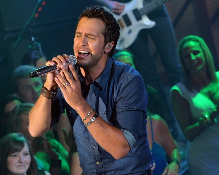 Image: 2013 CMT Music Awards - Show