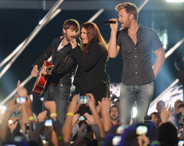 Image: 2013 CMT Music Awards - Show