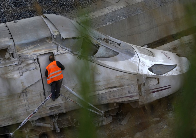 Image: SPAIN-ACCIDENT-TRAIN