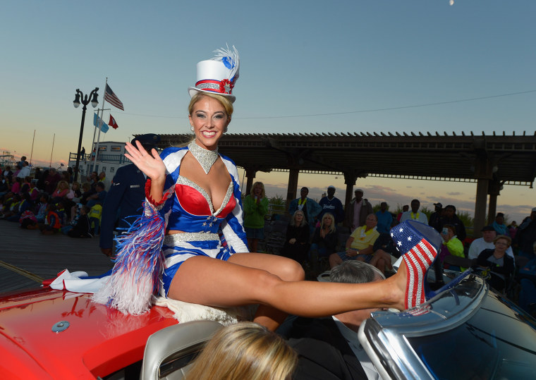 Image: The 2014 Miss America Competition Parade