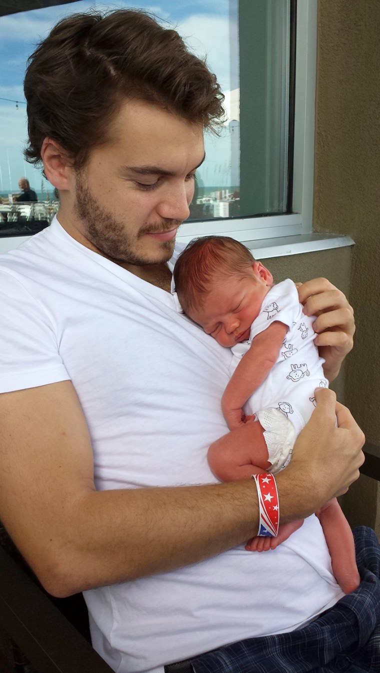Image: Sighting Of Emile Hirsch And His Son Valor Hirsch