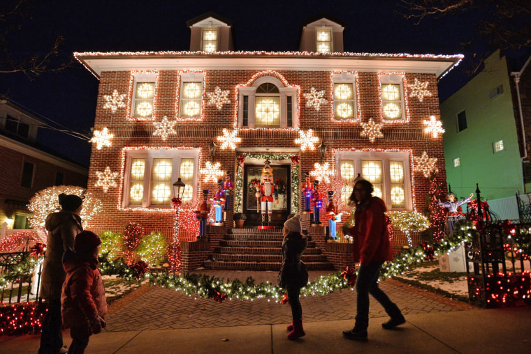 Image: Christmas lights in Brooklyn
