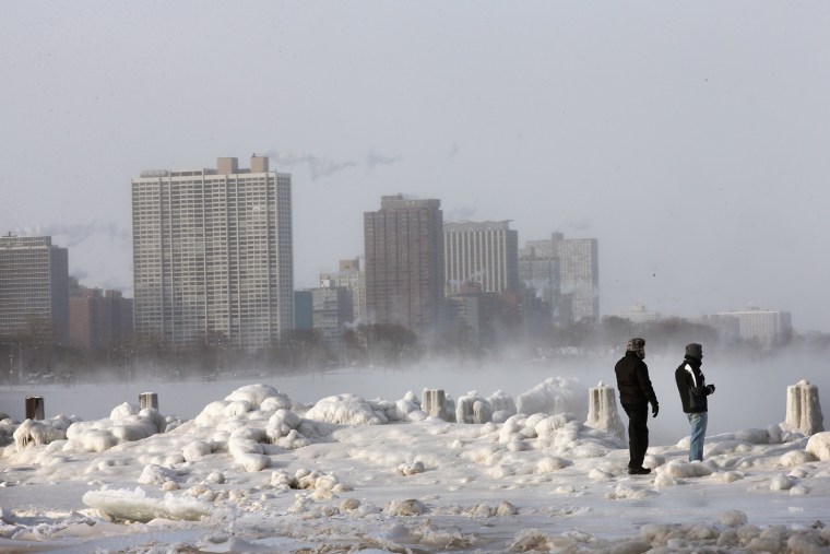 Image: Sub-Zero Temperatures Put Chicago Into Deep Freeze