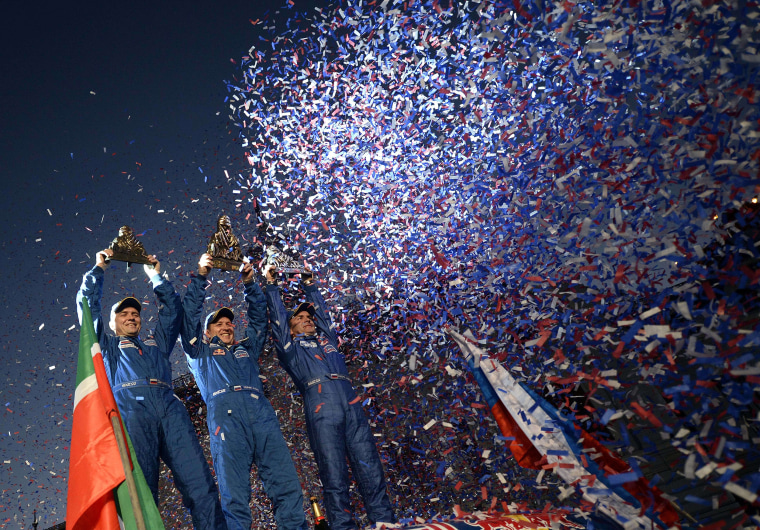 Image: TOPSHOTS-AUTO-MOTO-RALLY-DAKAR-PODIUM