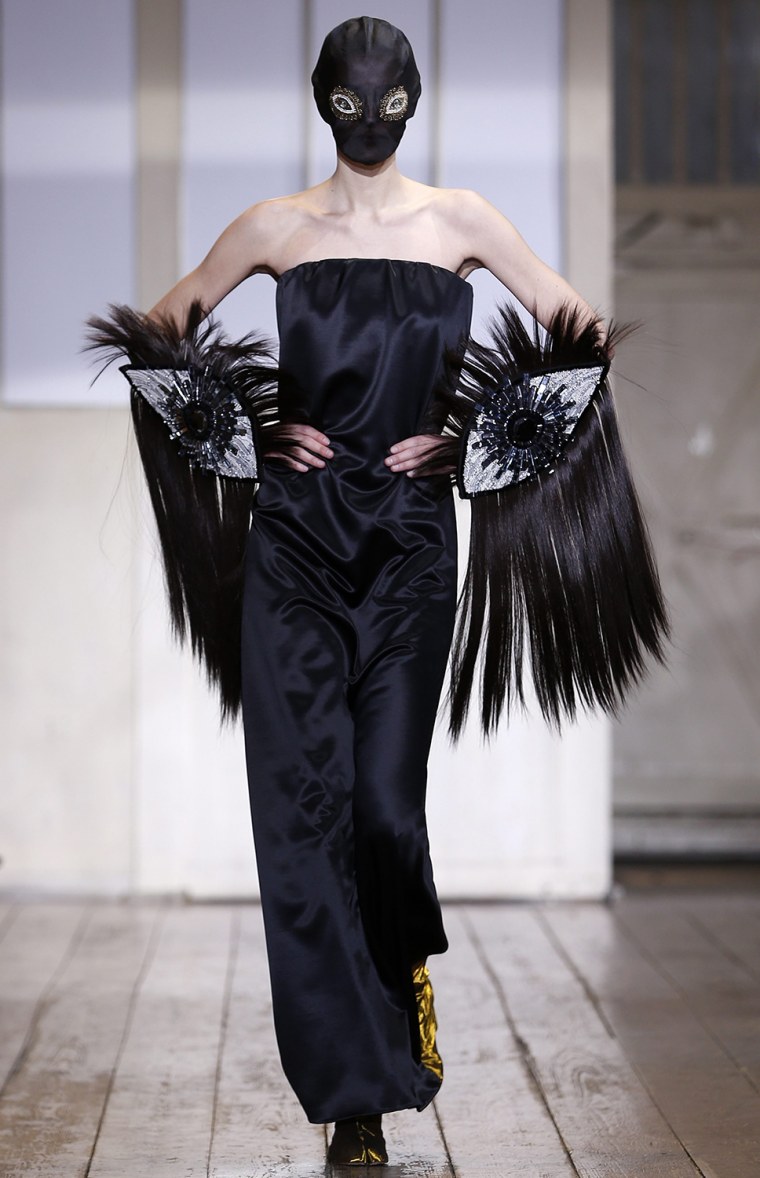 Image: Martin Margiela - Runway - Paris Fashion Week Haute Couture S/S 2014