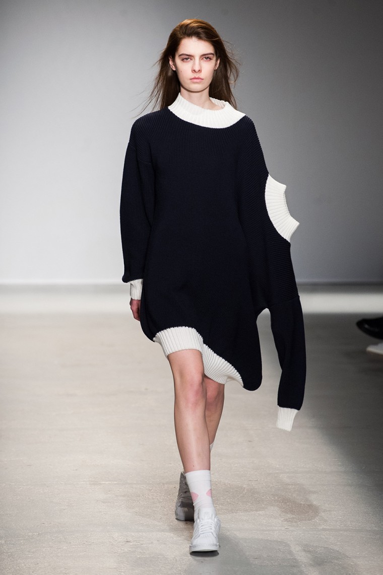 Image: Jacquemus : Runway - Paris Fashion Week Womenswear Fall/Winter 2014-2015