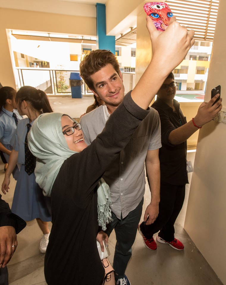 Image: Invited By WWF/Earth Hour, \"The Amazing Spider-Man 2\" Stars Andrew Garfield And Jamie Foxx Visit Singapore's Environmentally Progressive Commonwealth Secondary School To Commend Pupils On Their Efforts