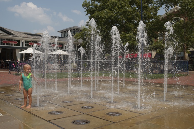 Fountain at Easton Town Center - Picture of Easton Town Center