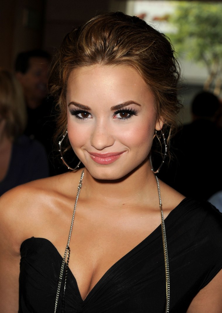 2010 American Music Awards Nominations Press Conference
