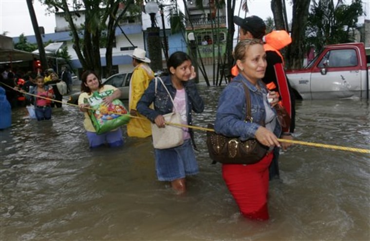 Thousands Flee Floods In Mexico; 1 Death