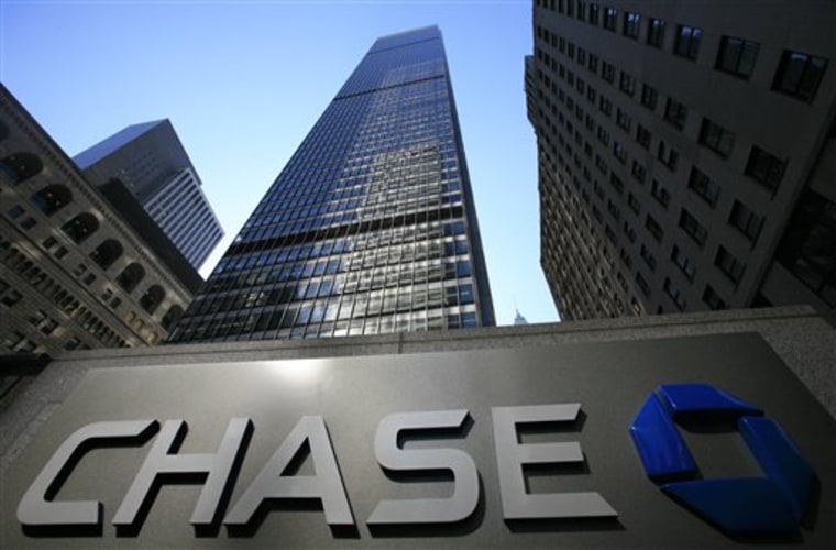Earns JPMorgan Chase