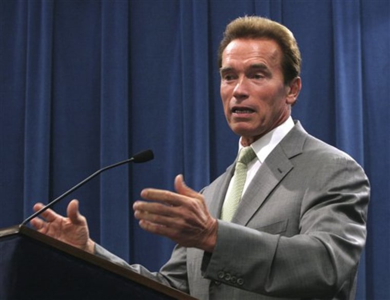 Schwarzenegger tells GOP Be like me