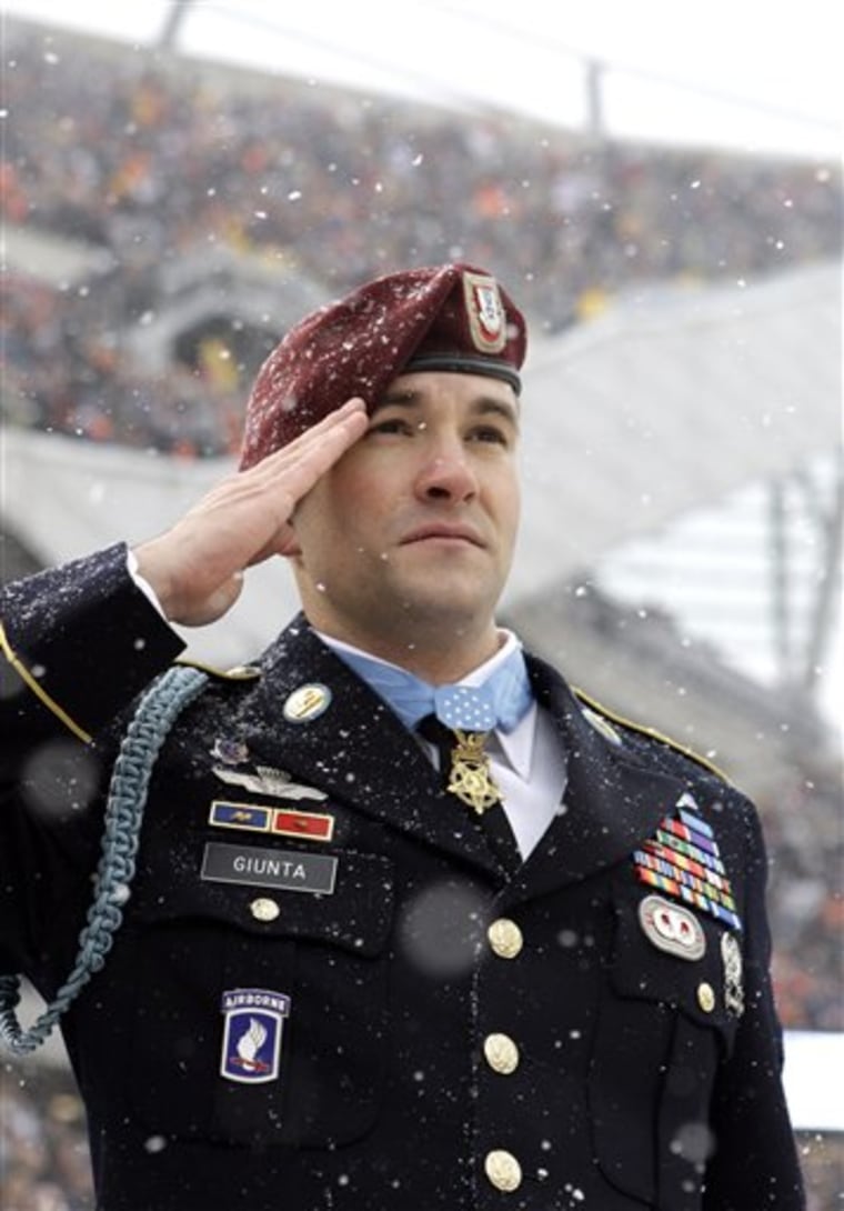 Military service members honored during Chicago bears game…