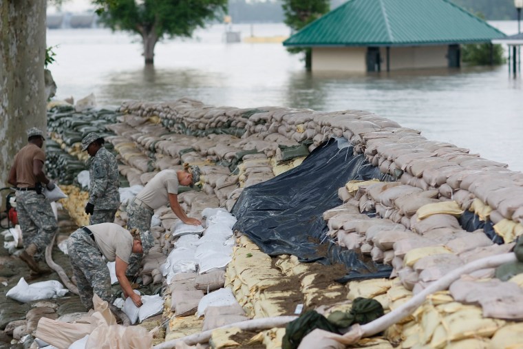 Mississippi River Towns Brace For Major Flooding