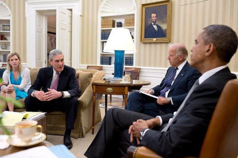 Kathryn Ruemmler, Counsel to the President, and FBI Director Robert Mueller speak with President Obama and VP Biden in the Oval Office