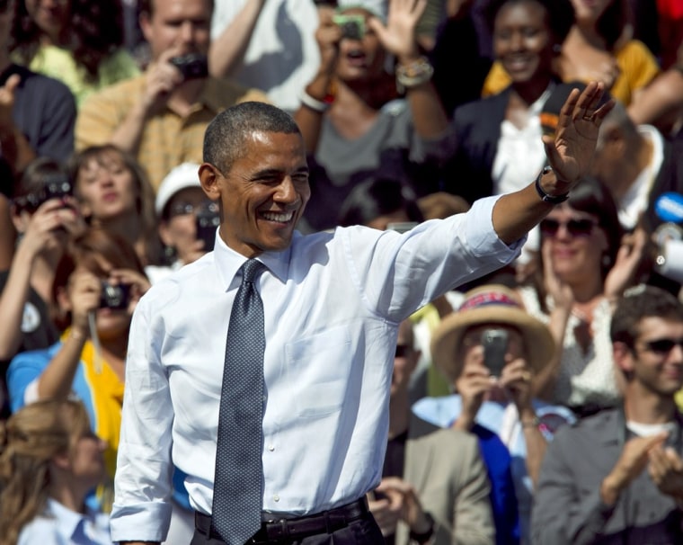 Obama aims to lock in Wisconsin