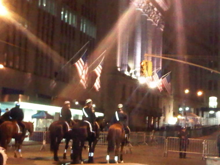 Police raid Occupy Wall Street